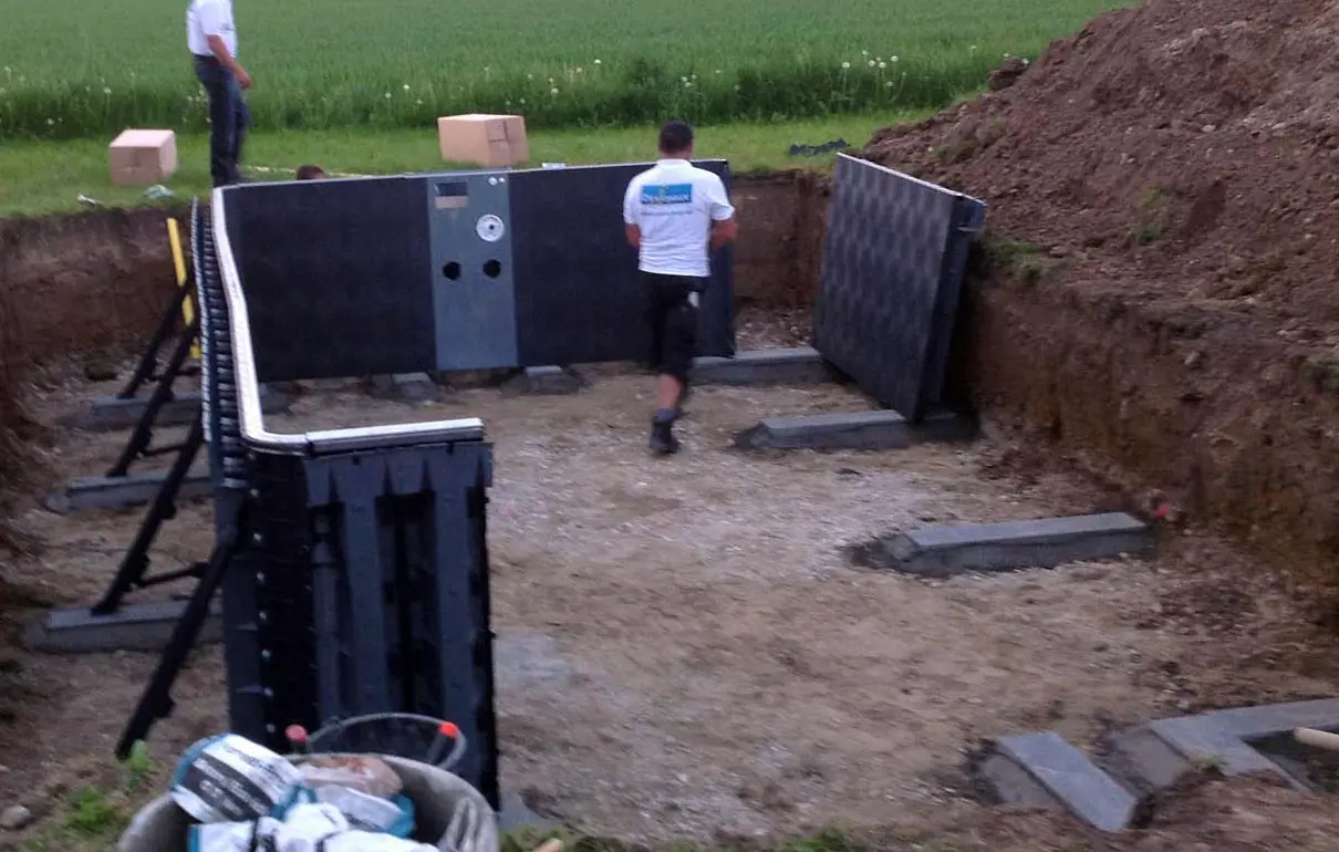 Poolbau im Wendland Montage